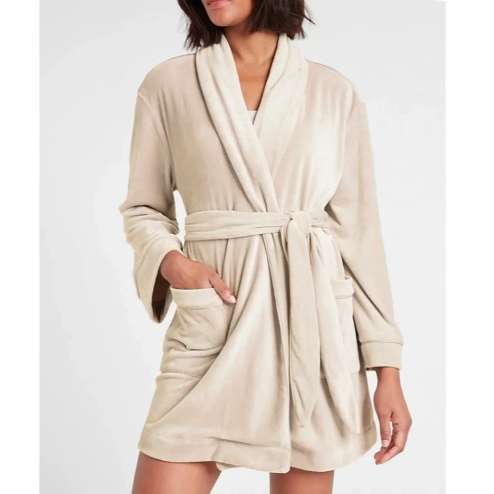 NWT $88 Express Edition Oversized Soft Dreamy Neutral Velour Robe Ivory/Cream XS